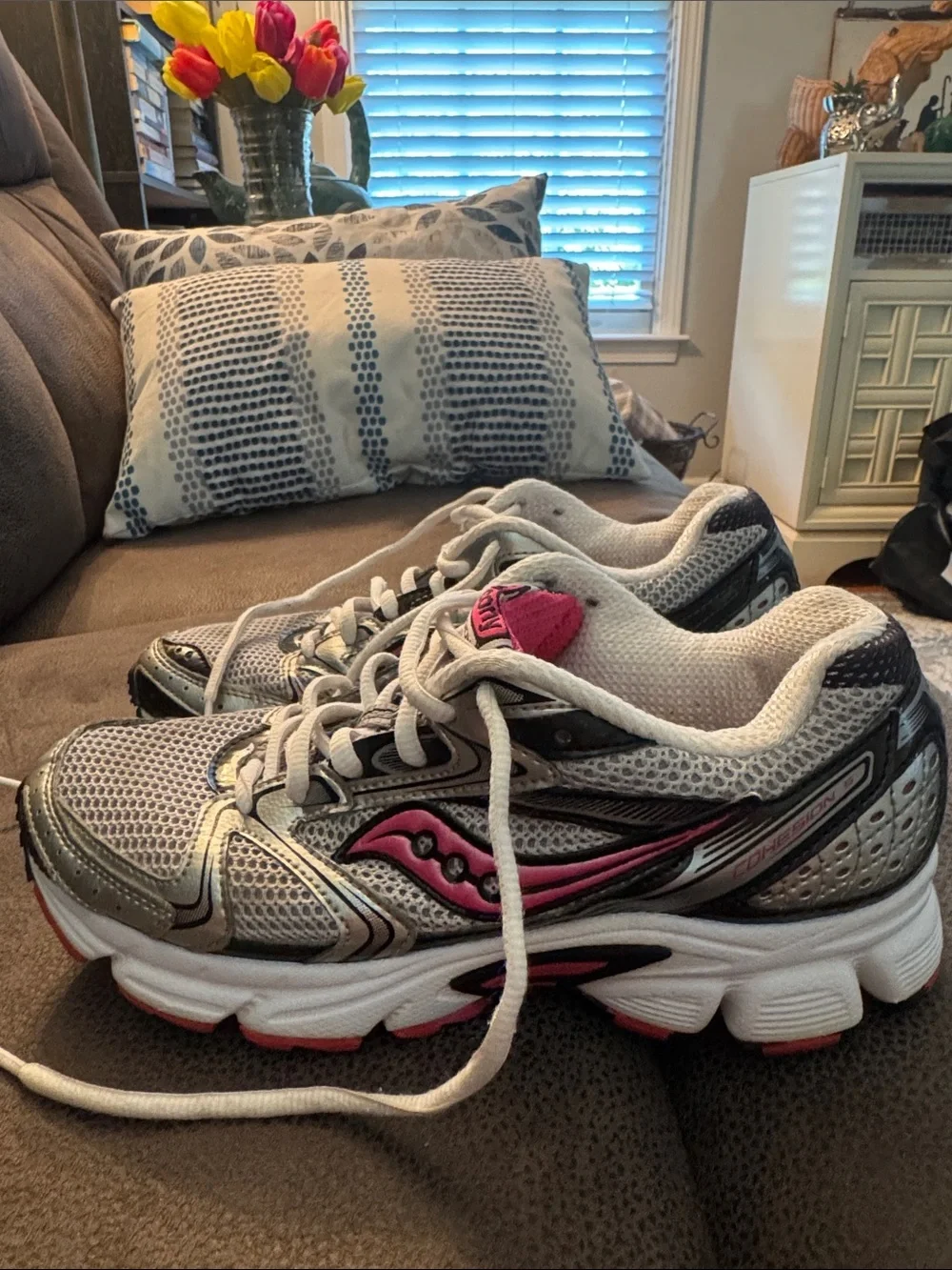 Saucony Cohesion 5 Grid Women's Lace-Up Running Shoes Sneakers - Size 7